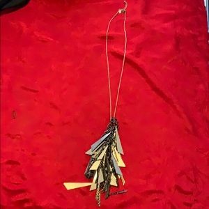 Silver dangling necklace